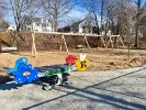 Viewing the see-saw and the swing structure in the renovation, children can’t wait for the playground to open.